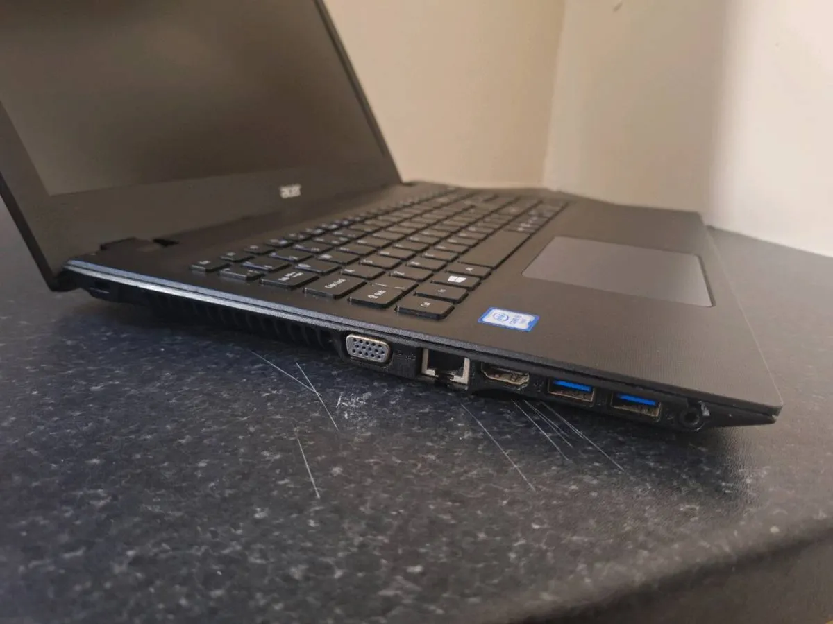 Acer Travelmate P258 - Image 3