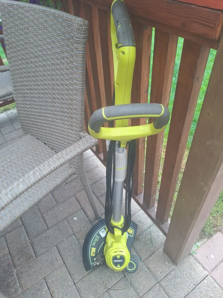 Grass trimmer - Image 1