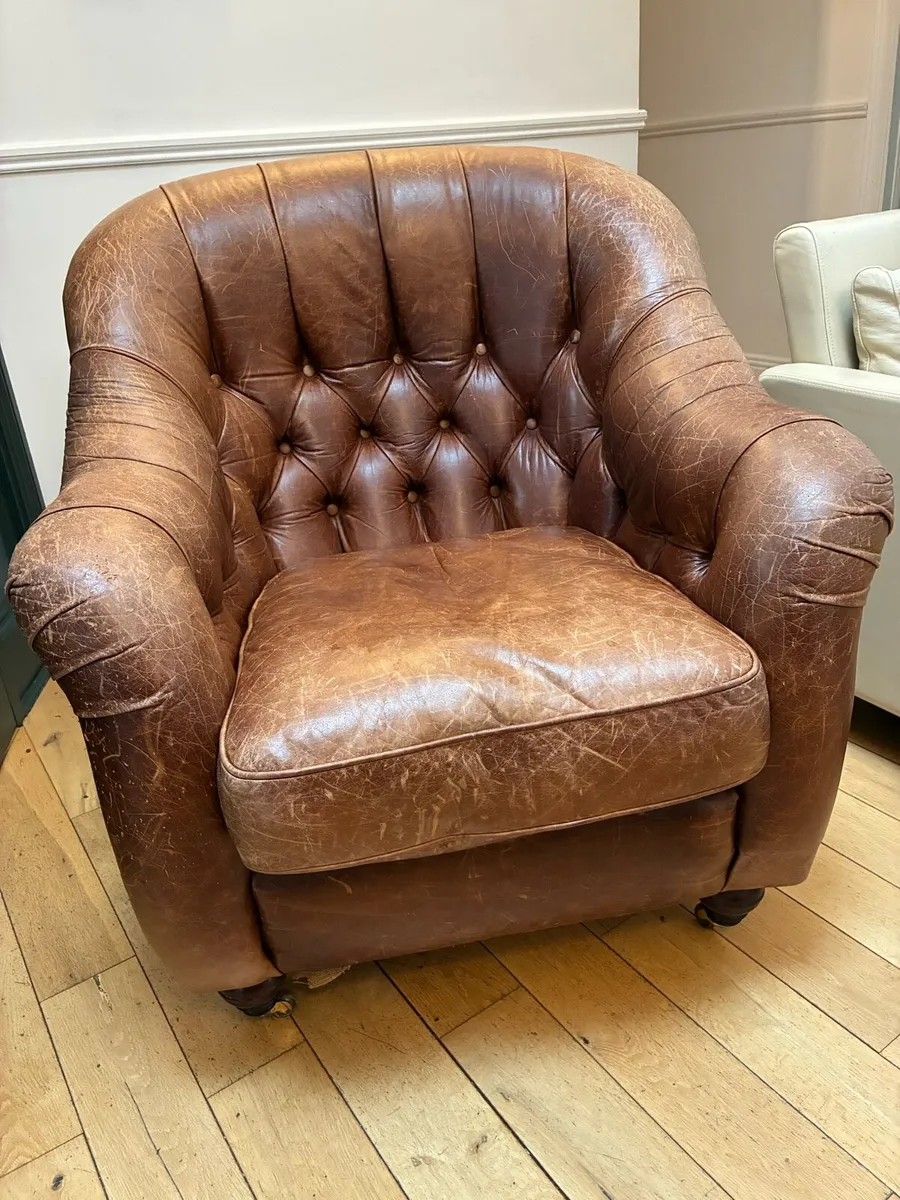 Arm chair Laura Ashley leather - Image 1