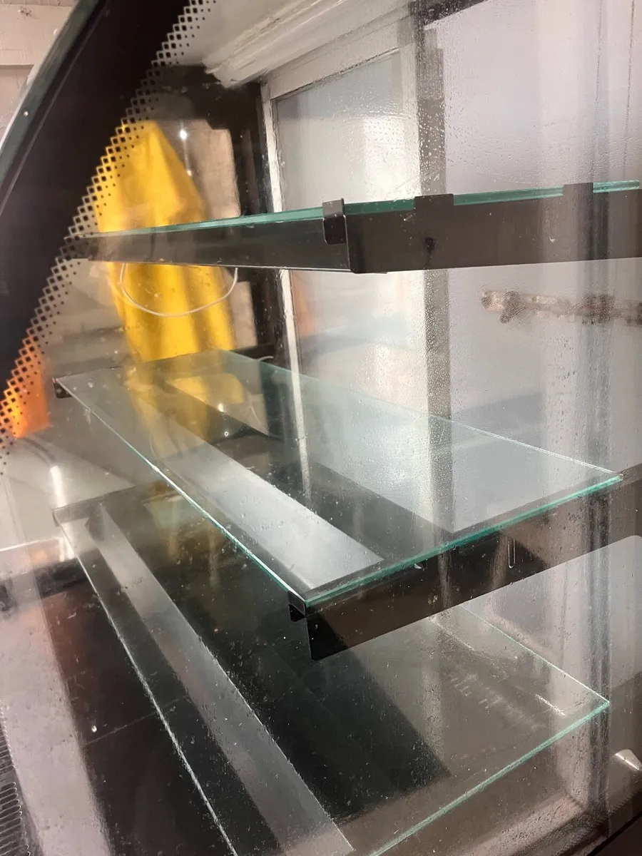 3-Tier Refrigerated Dessert Display Cabinet - Image 2