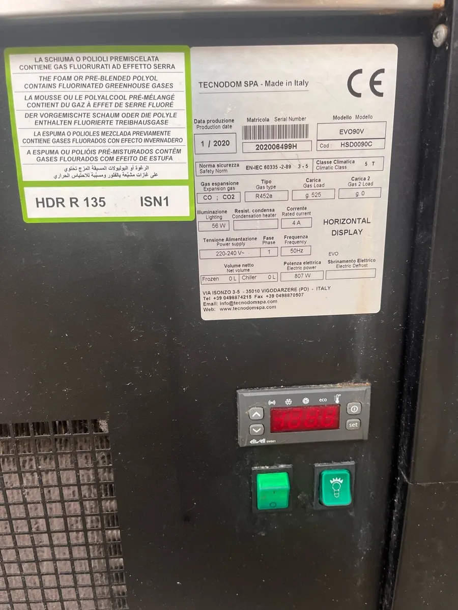 3-Tier Refrigerated Dessert Display Cabinet - Image 3