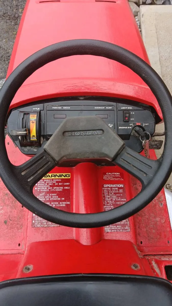 Honda ht3813 tractor lawnmower - Image 3