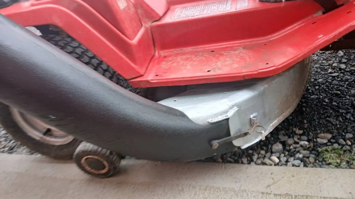 Honda ht3813 tractor lawnmower - Image 4