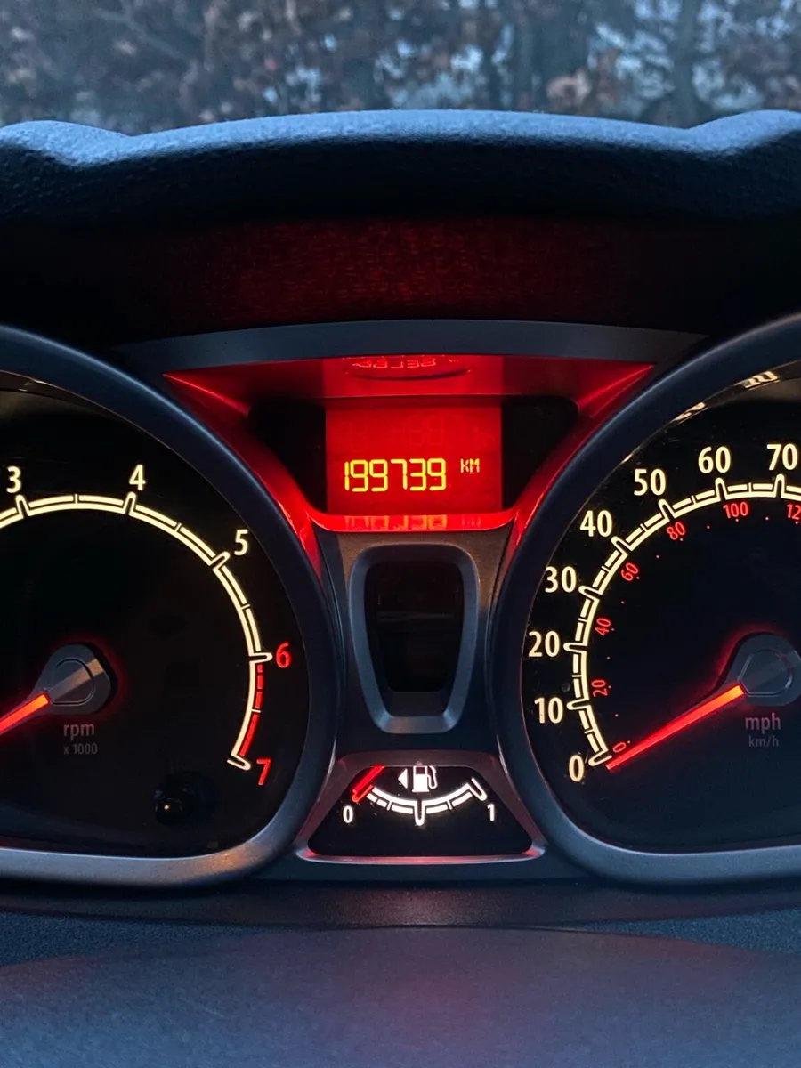 Ford Fiesta 2012 - Image 2