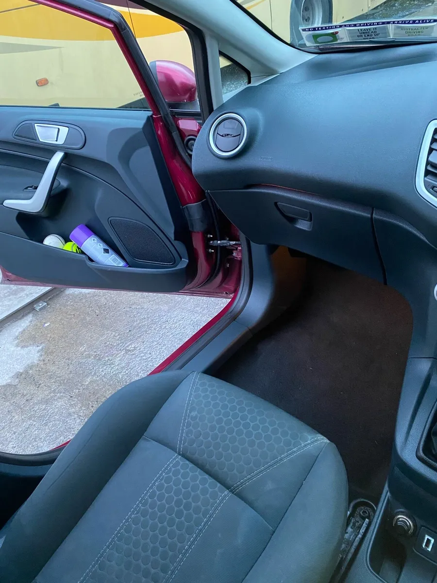 Ford Fiesta 2012 - Image 3