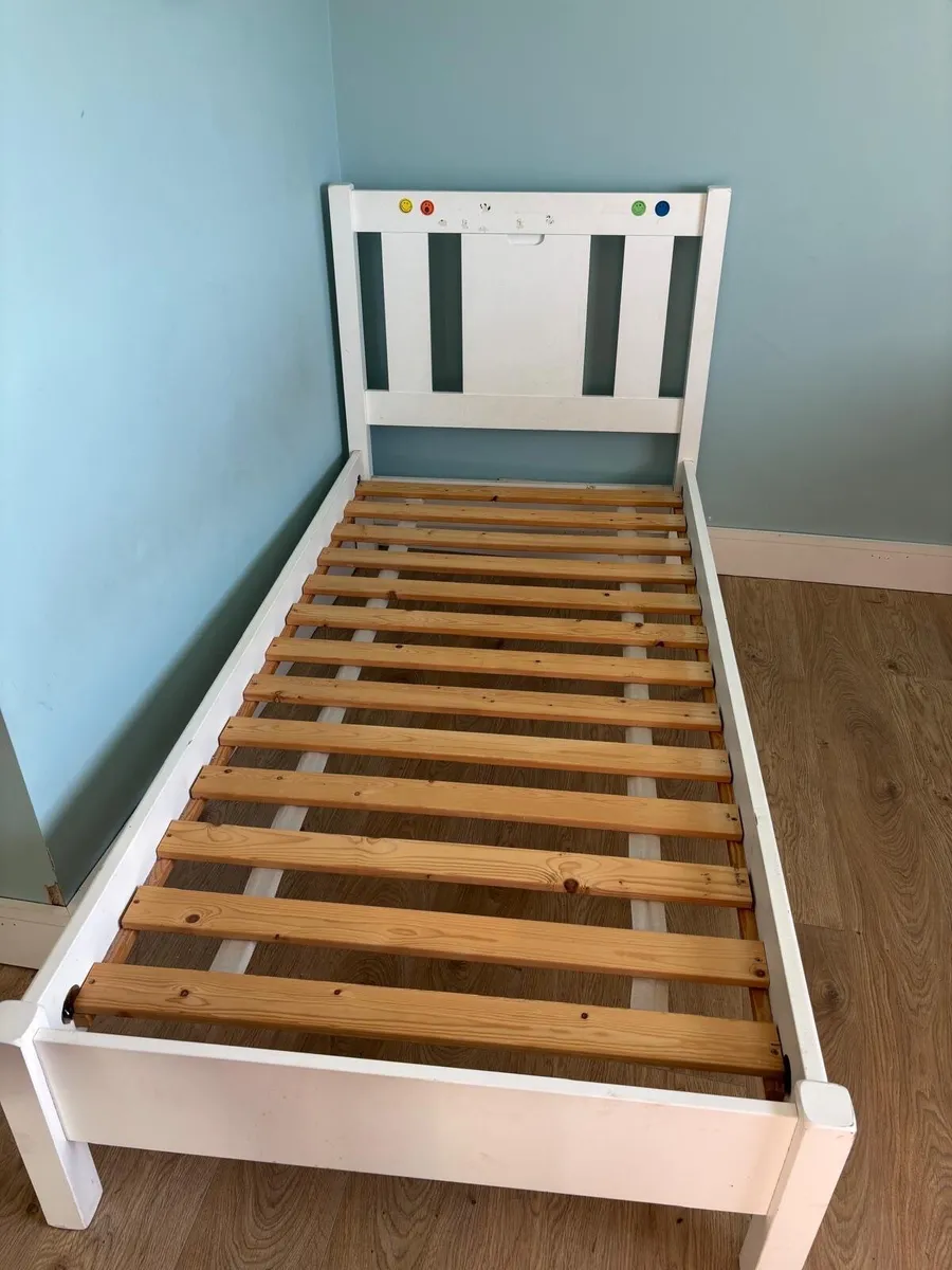 Single beds - Image 3