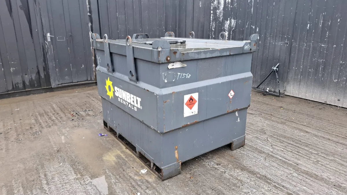 989L Diesel Bowser - Image 1