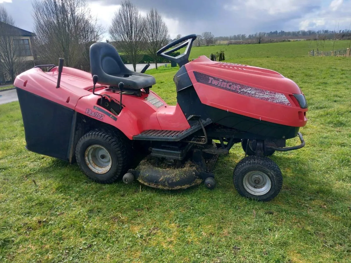 Ride on lawnmower - Image 2