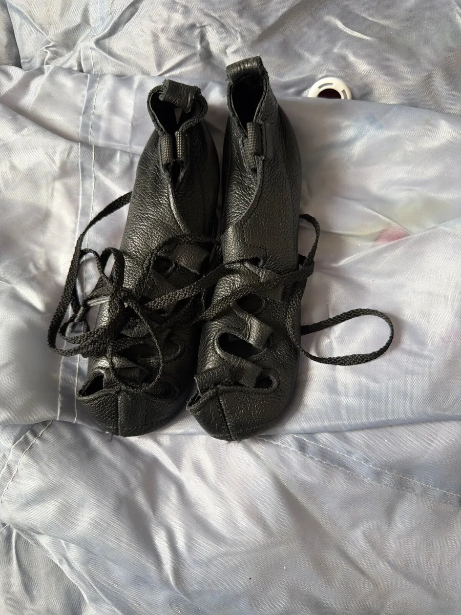 Irish dancing shoes - Image 1