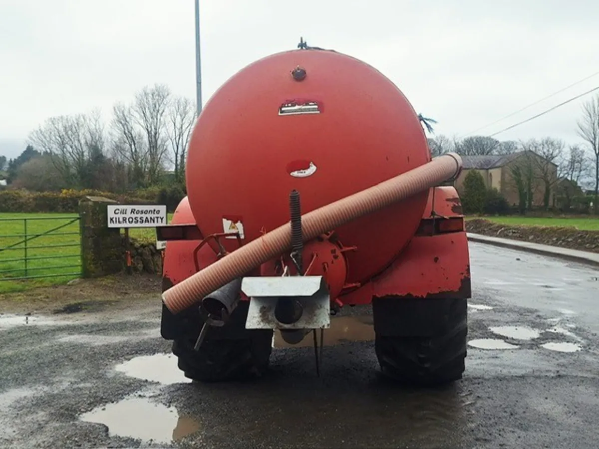 HiSpec 2300 Gal Tanker (Off Farm Condition) - Image 4