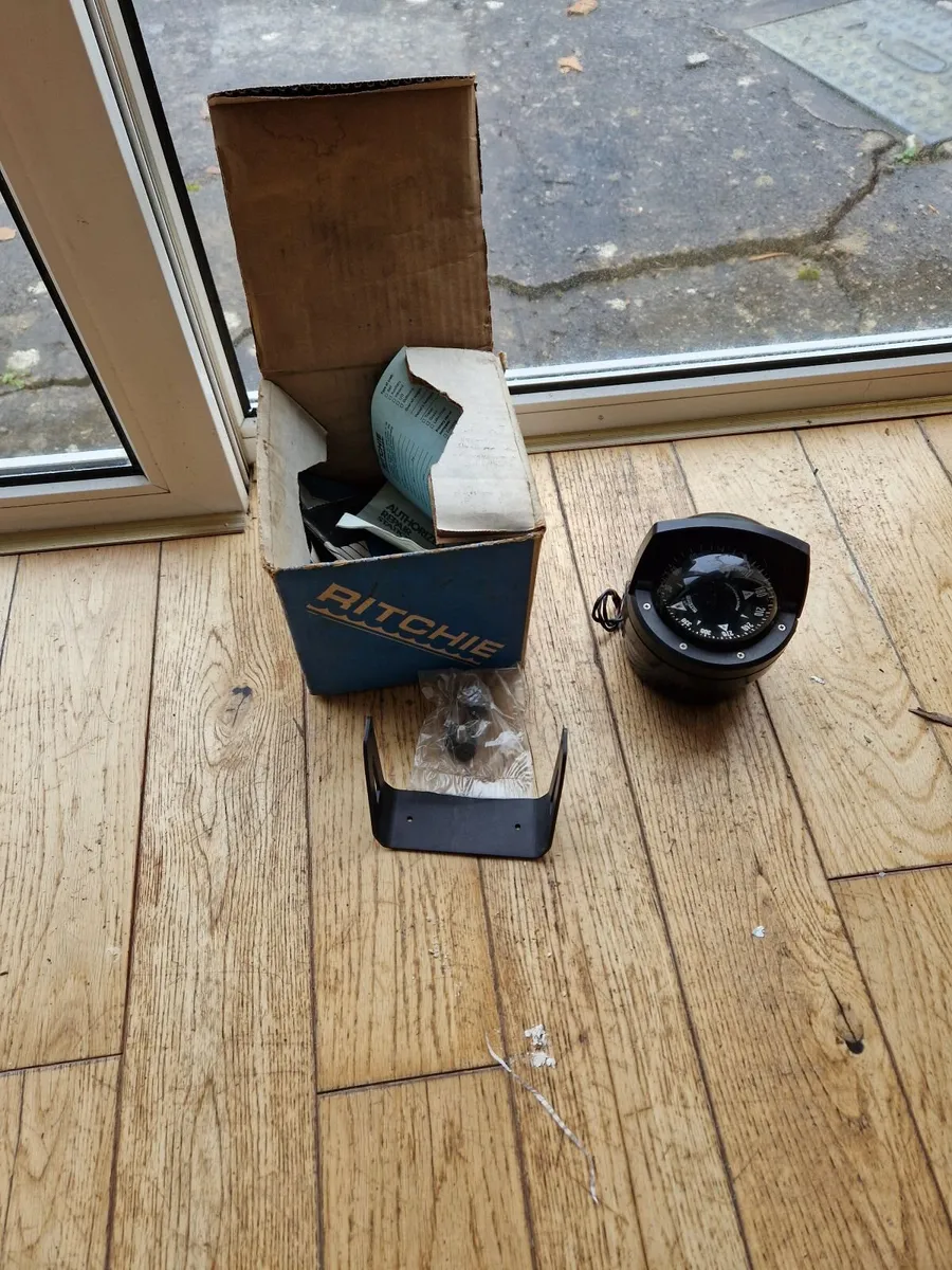 Richie compass for saling