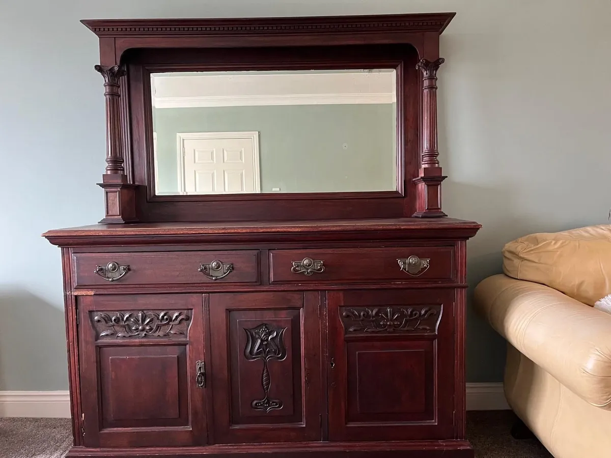 Antique cabinet - Image 1