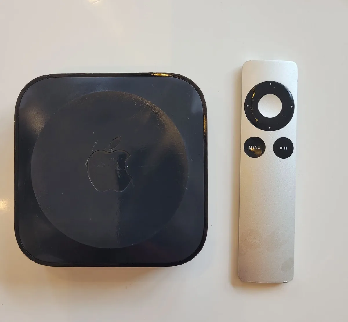 Apple TV box with remote control - Image 4