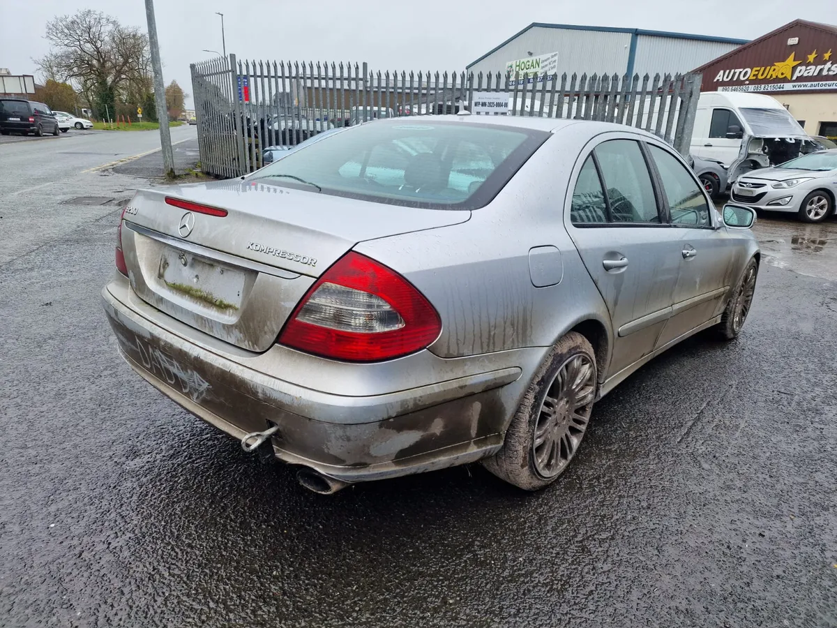 08 MERCEDES E-CLASS  1.8 P AUTO FOR BREAKING - Image 4