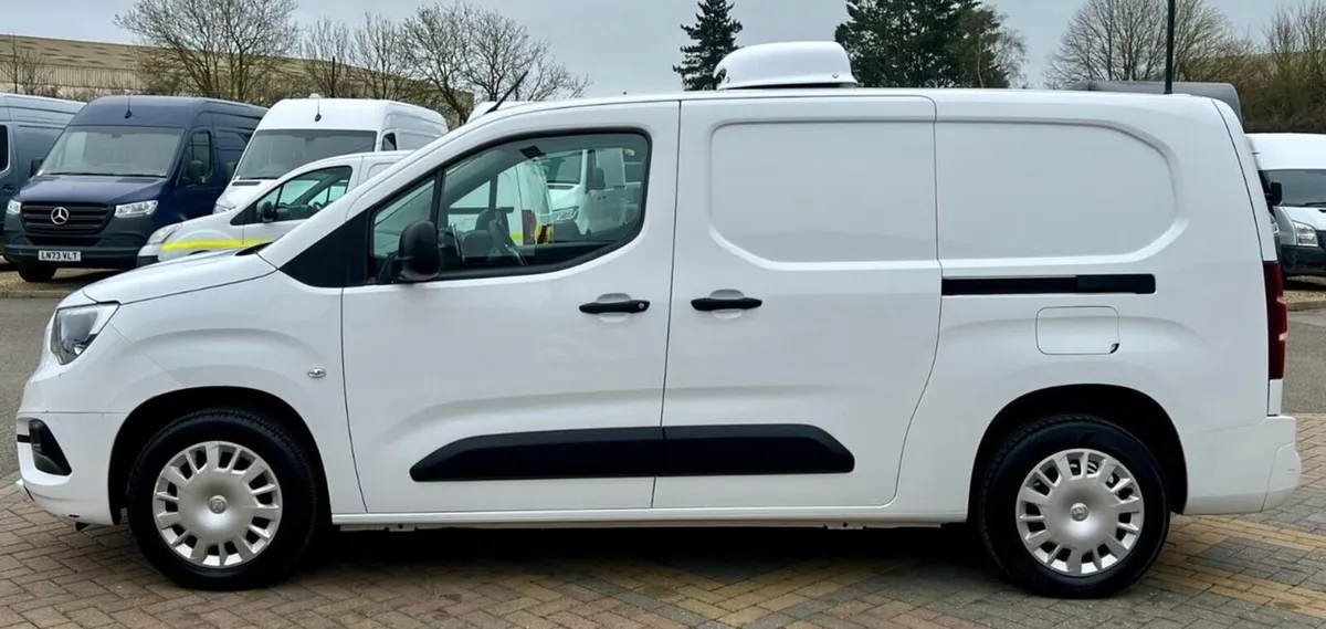 2022 Vauxhall Combo Refrigerated Van - Image 2