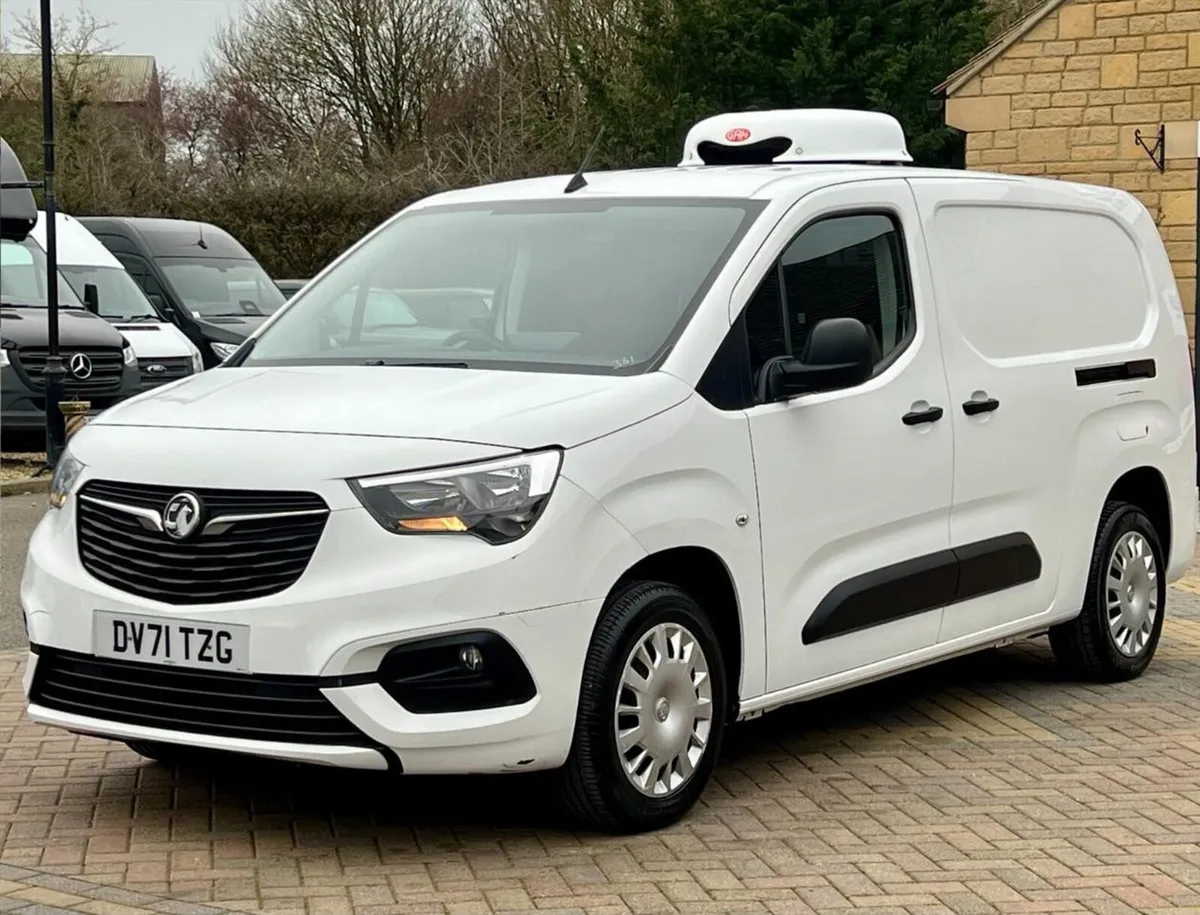 2022 Vauxhall Combo Refrigerated Van - Image 1