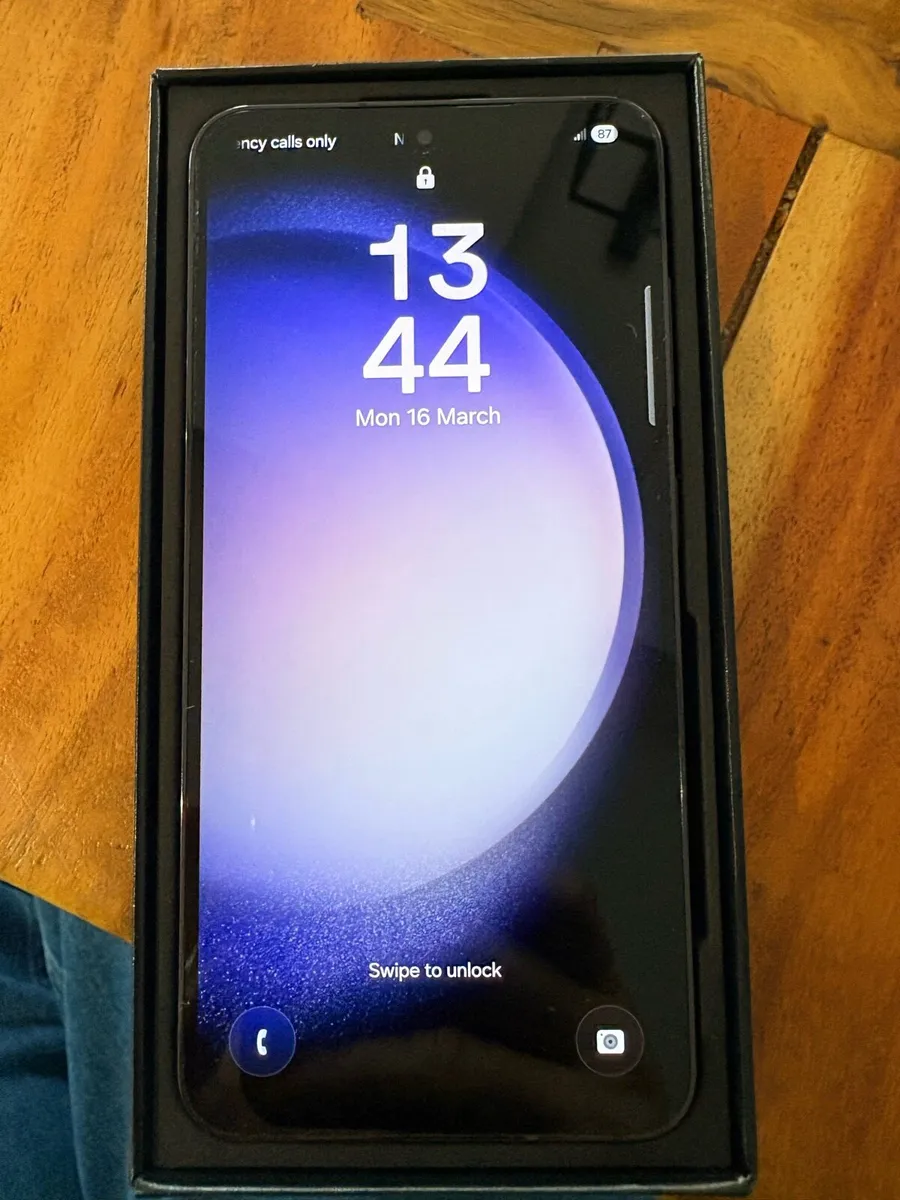 Samsung Galaxy S23 256GB - Image 1