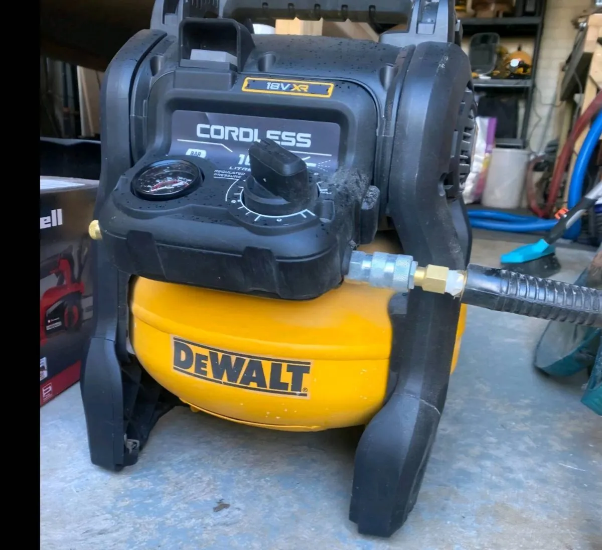 Dewalt Air Compressor & 54V 9AH Flexvolt Battery - Image 4