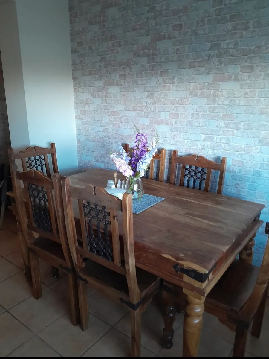 Table & Chairs - Image 1