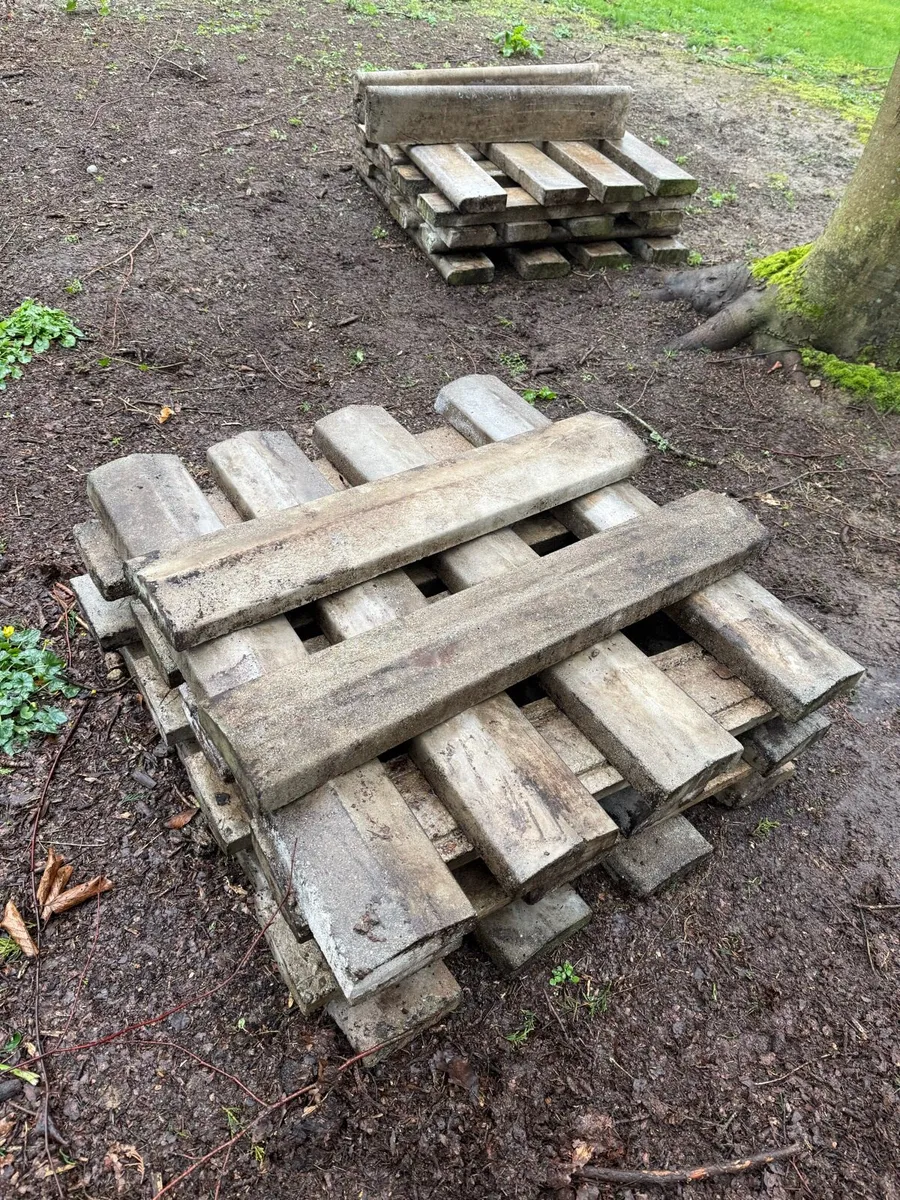 Wall/ Pier/ Caps/ Kerbs. - Image 2