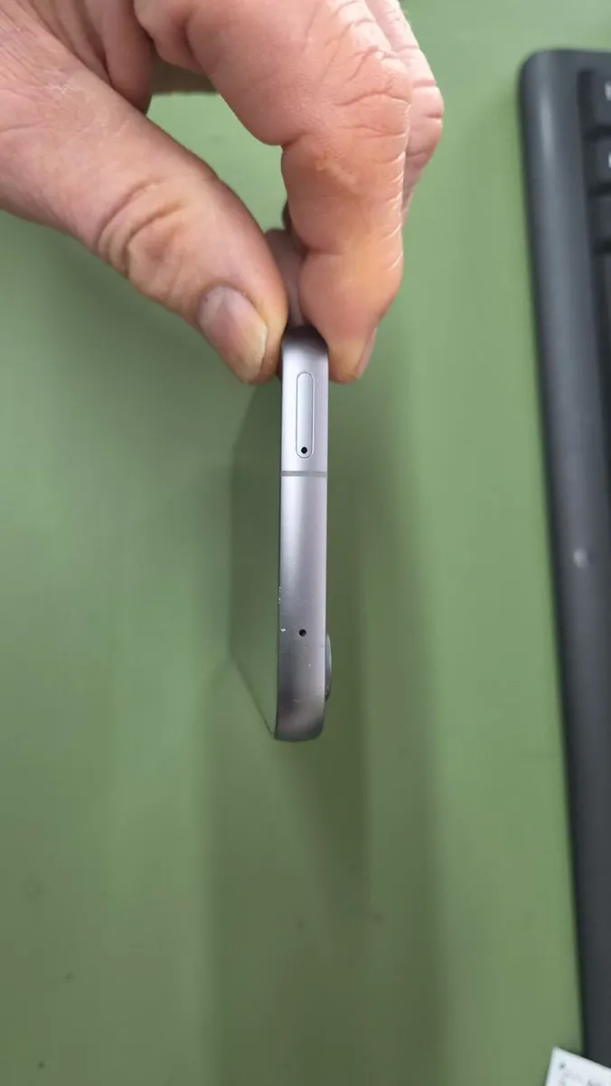 Samsung Galaxy S23FE - Image 4