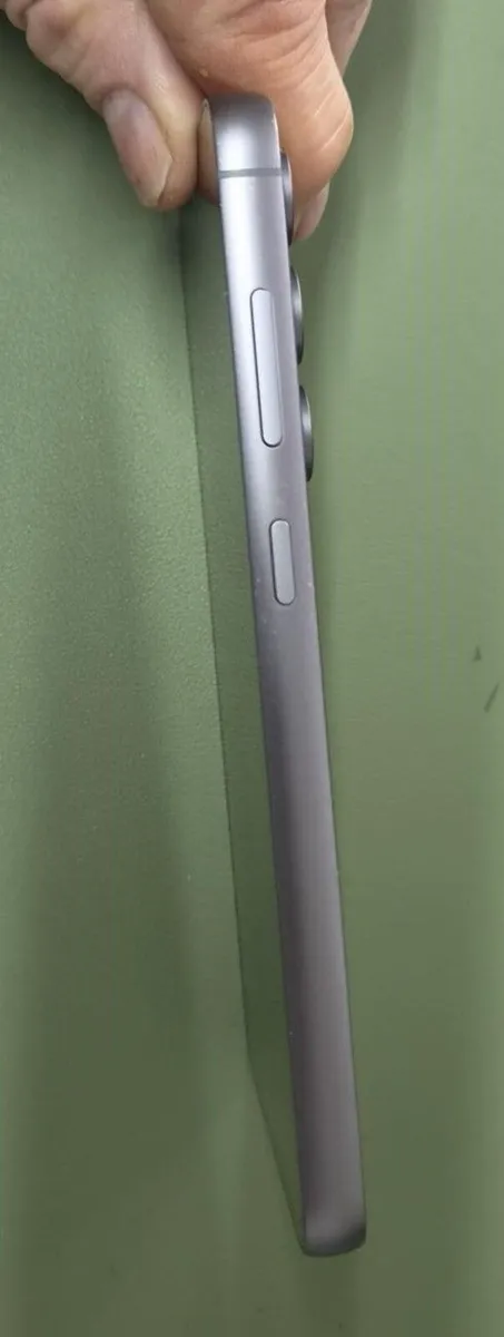 Samsung Galaxy S23FE - Image 3