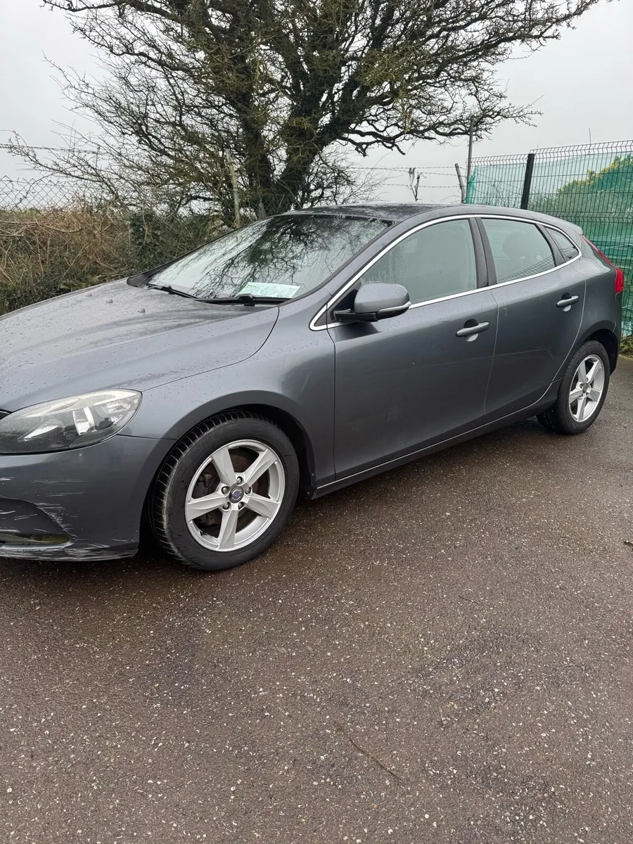 Volvo V40 - Image 3