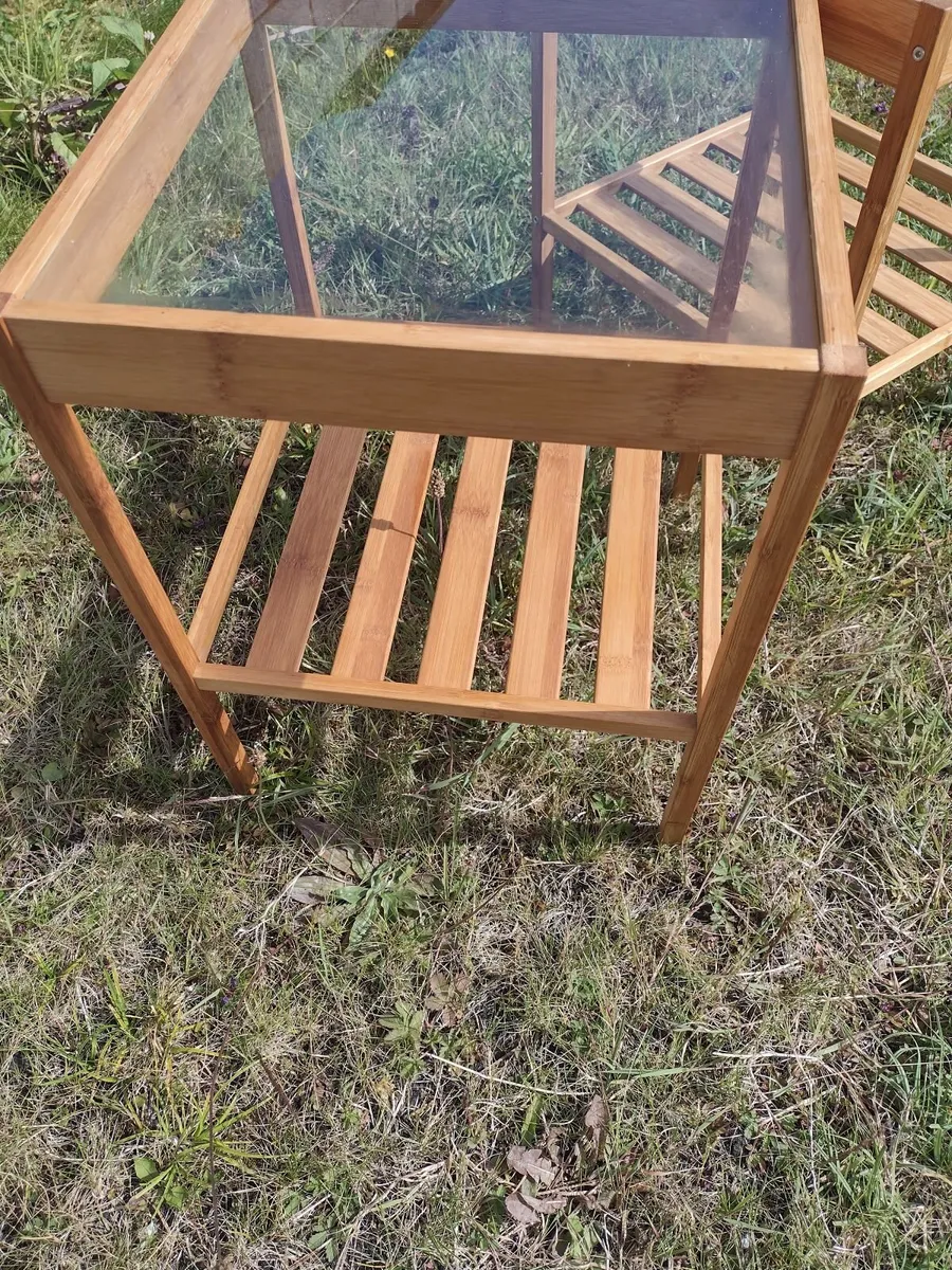 Bamboo side table with shelf - Image 1