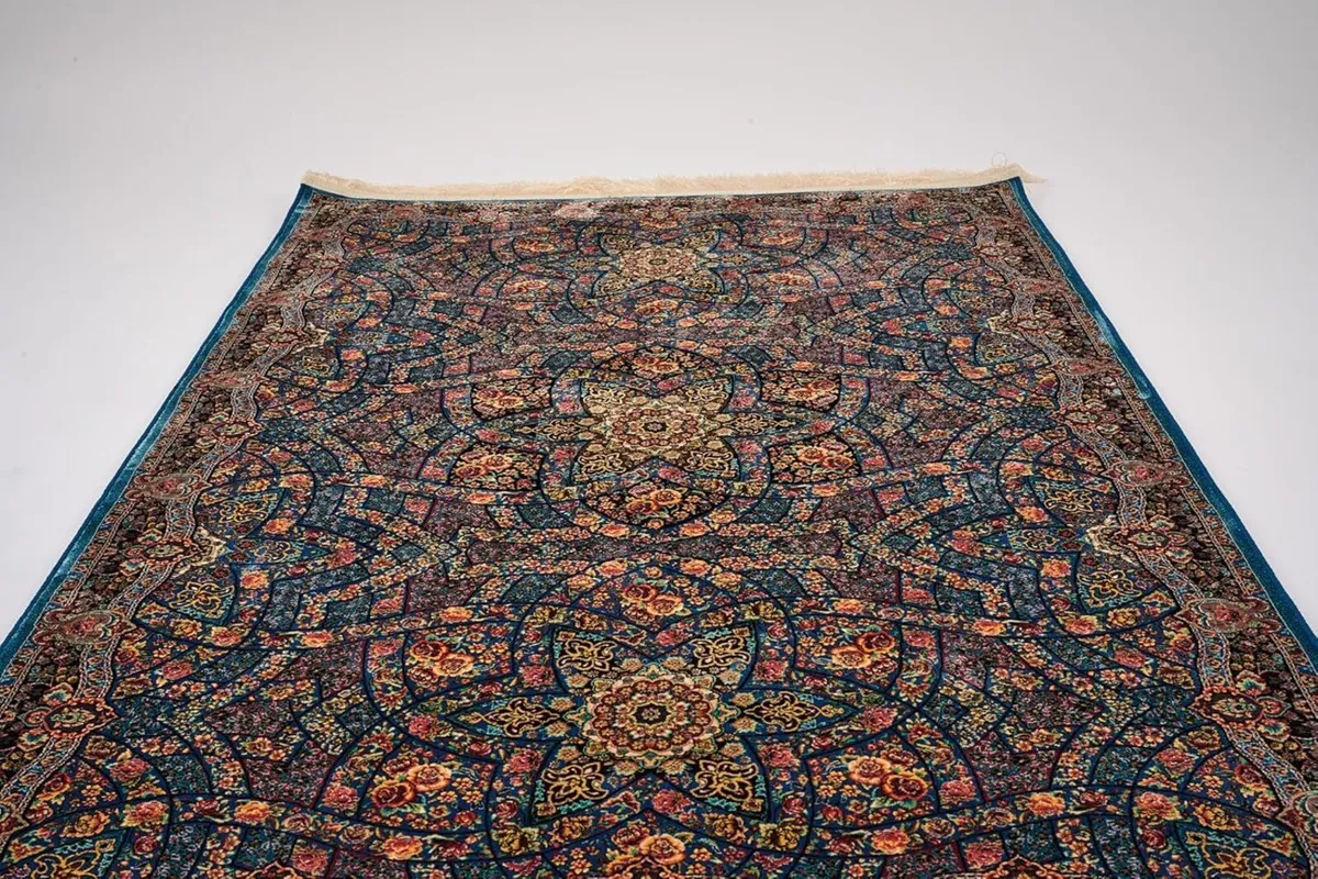 Traditional Vintage Area Rug for Living Room - Image 2