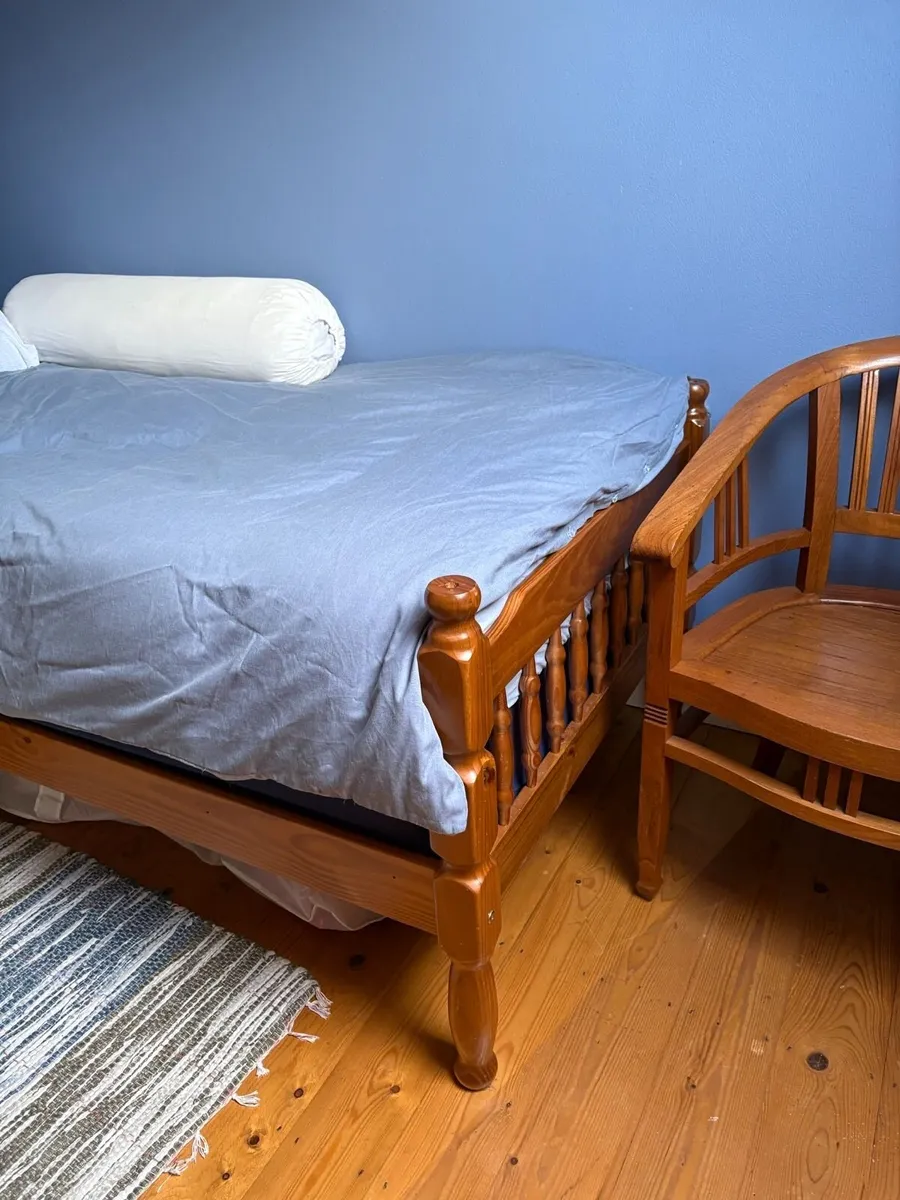 Single bed (wood) - Image 3