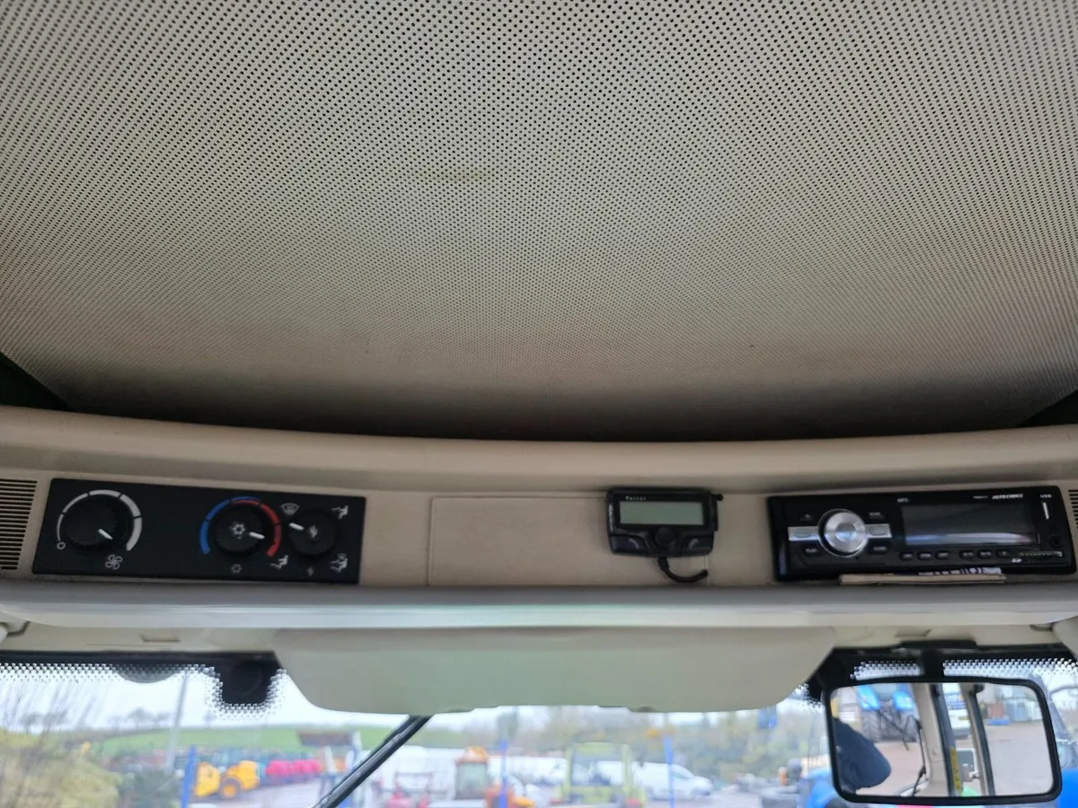 John Deere 6330 2007 - Image 4