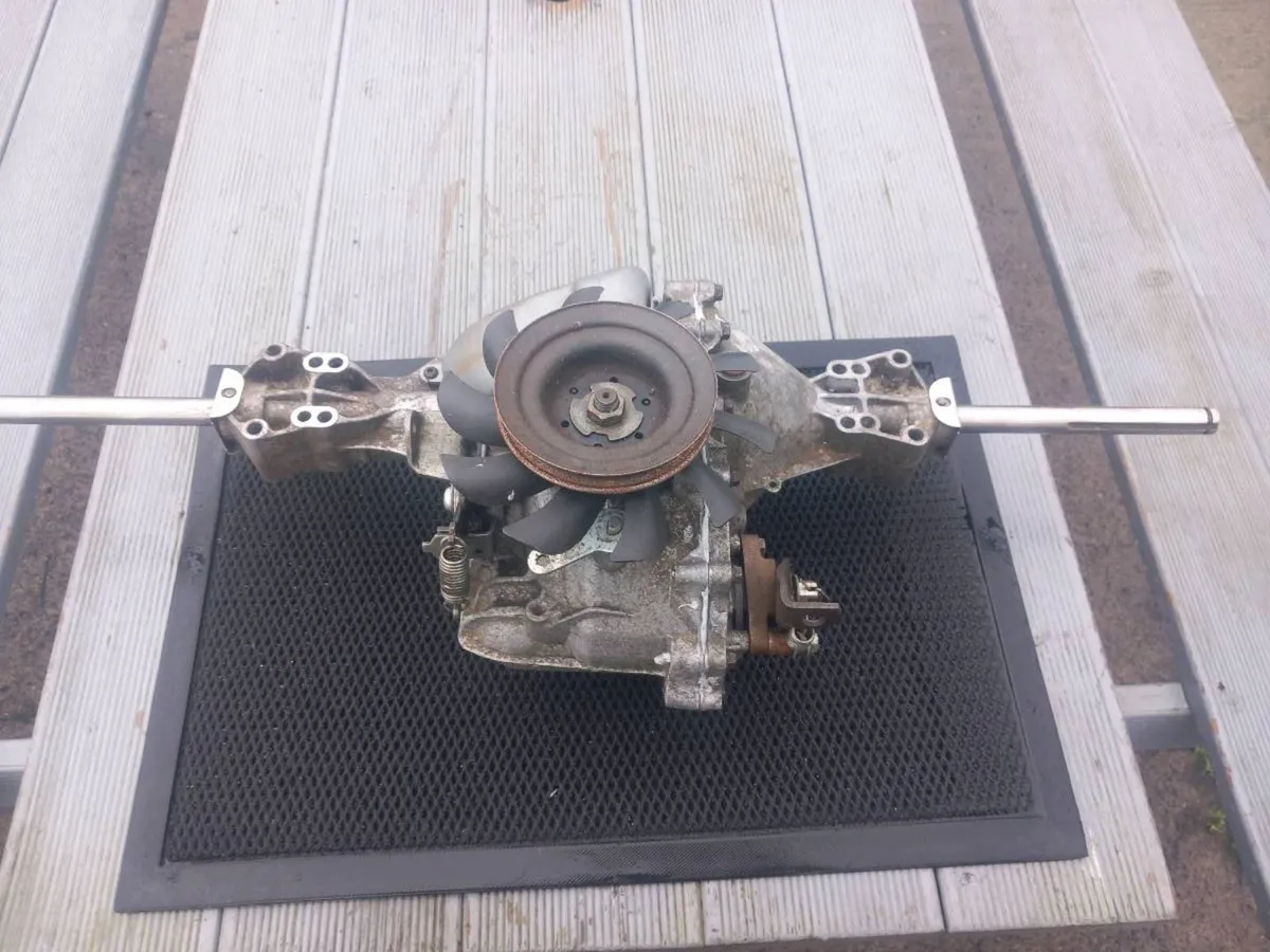 Castlegarden/Mountfield hydrostatic transmission - Image 1