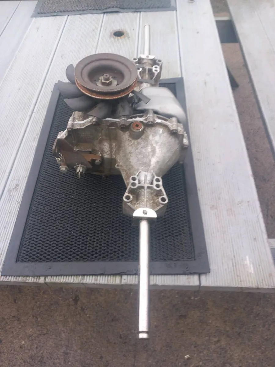 Castlegarden/Mountfield hydrostatic transmission - Image 2