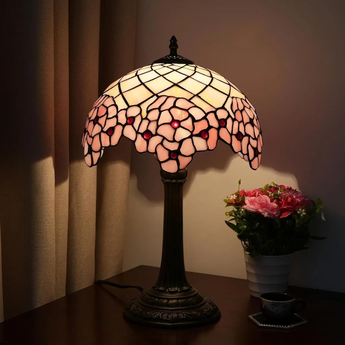 Tiffany Lamp Stained Glass 12x12x18 Inches - Image 3