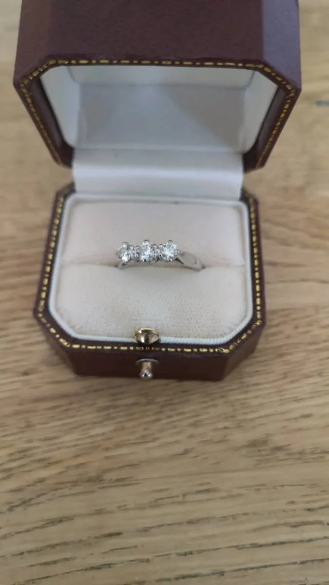 Engagement ring for sale - Image 2
