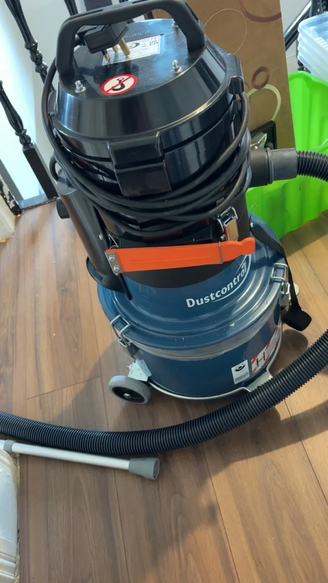 HepaVac industrial hoover for chimney cleaning - Image 2