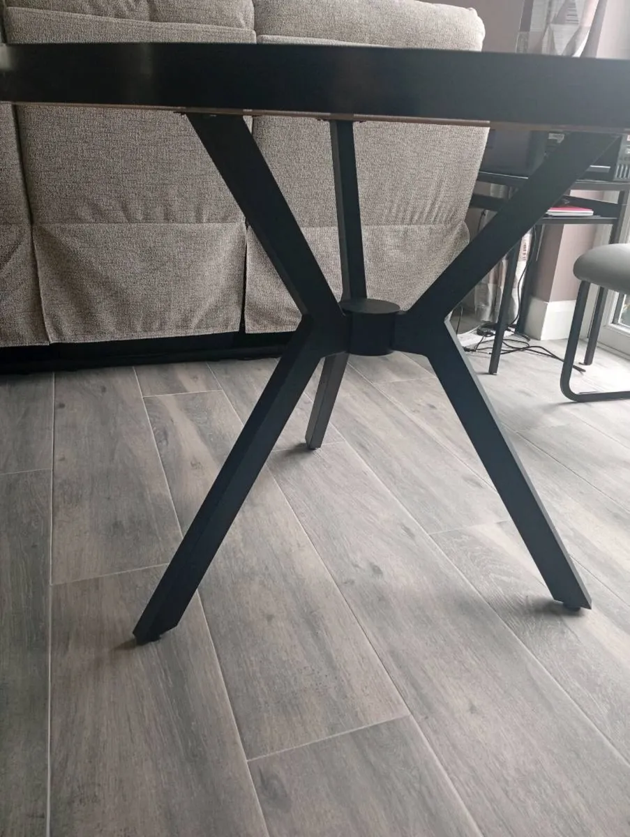 Dining room table - Image 4