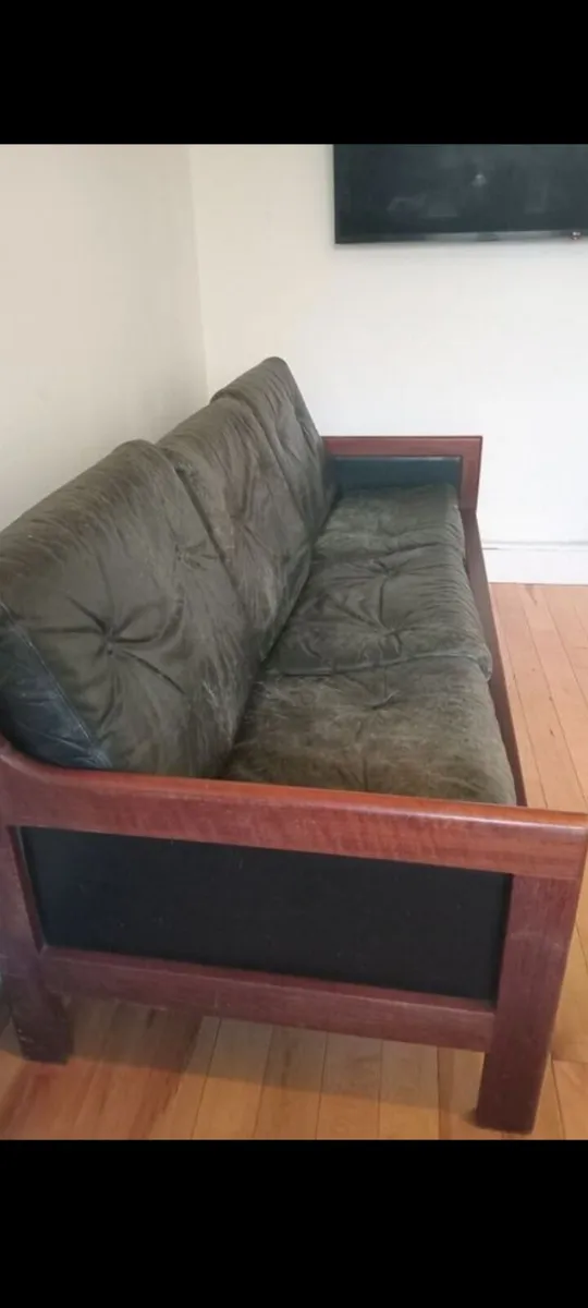 mid century  teak and black leather sofa - Image 2