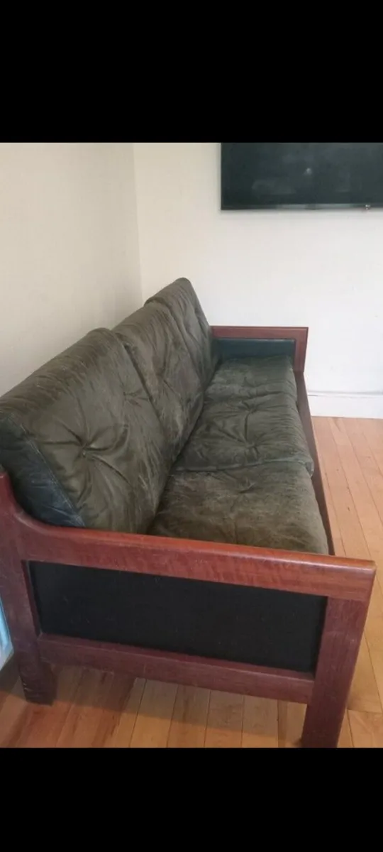 mid century  teak and black leather sofa - Image 3