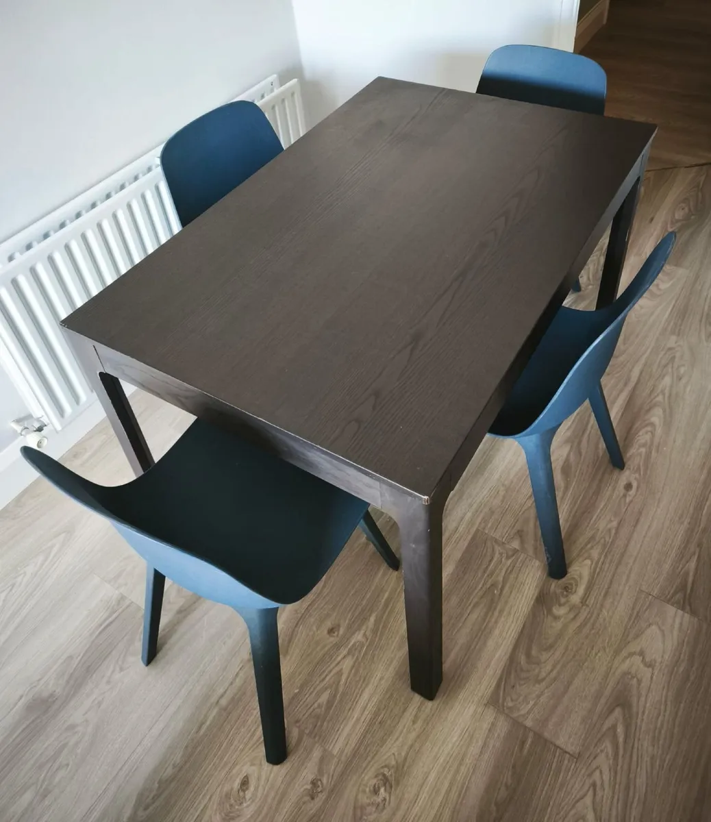 Dining table and chairs - Image 1