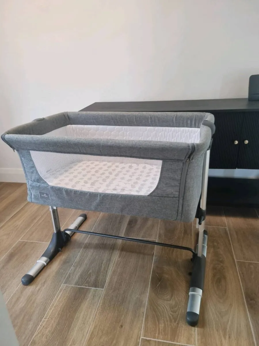 Babylo next to me - Image 1