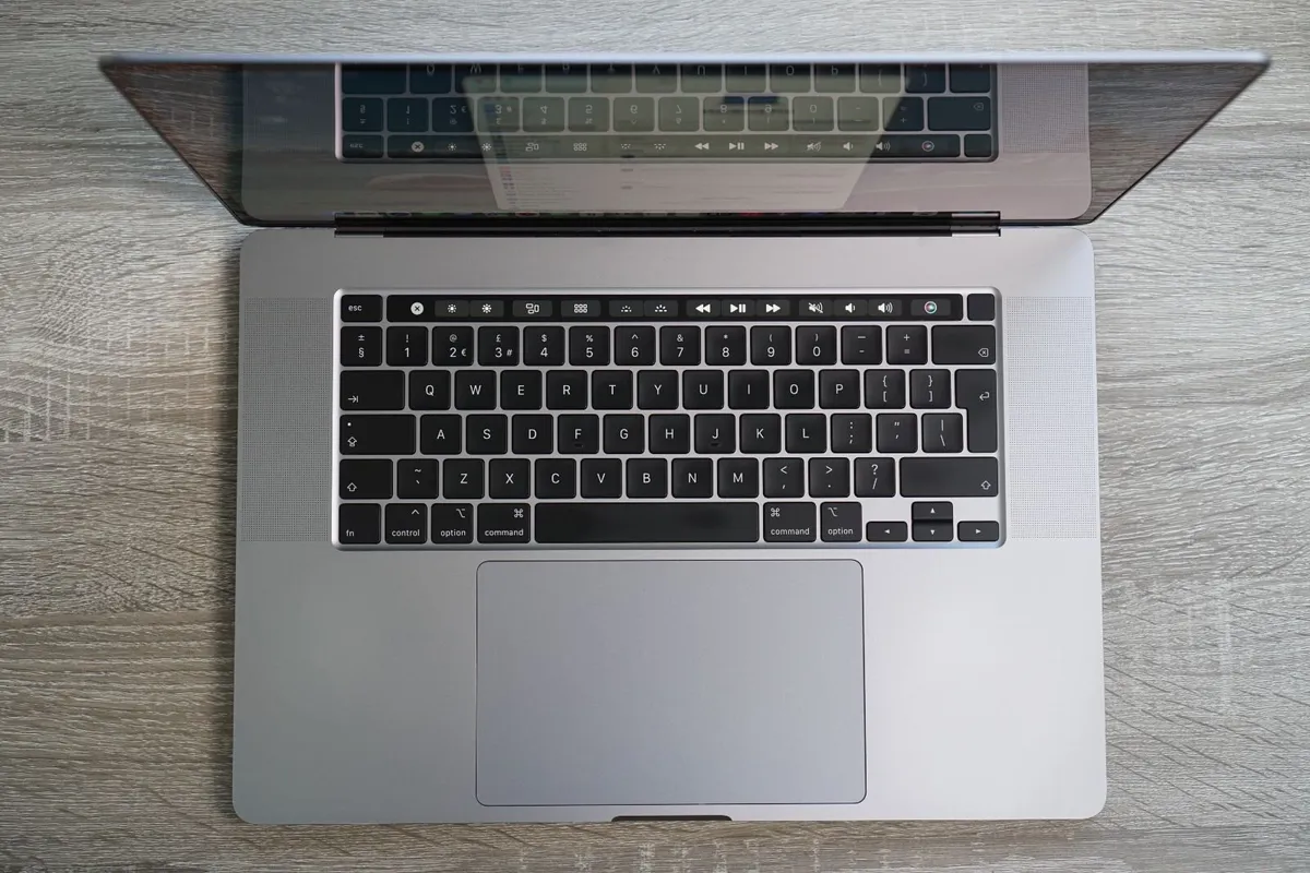 MacBook Pro 16" 2019 i7-9750H | 16GB | 512GB - Image 1