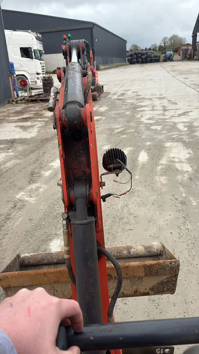 Kubota 2016 Micro digger - Image 3