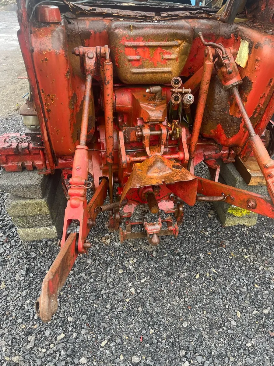 International 684 Parts & wheels - Image 1