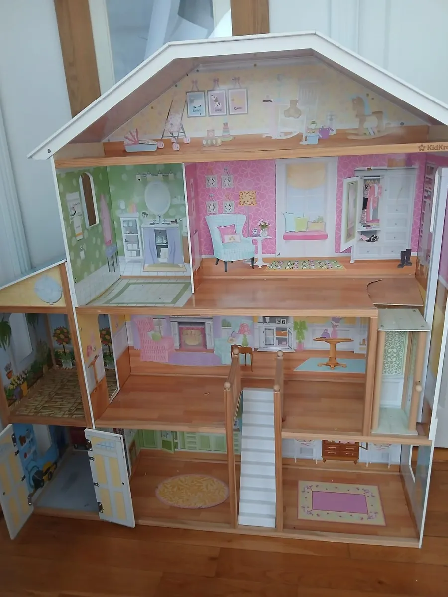 Large Doll house and accessories - Image 1