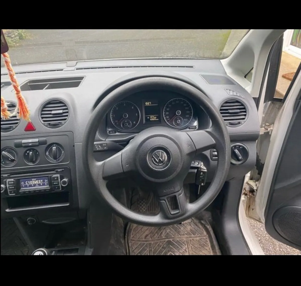 Vw Caddy - Image 4