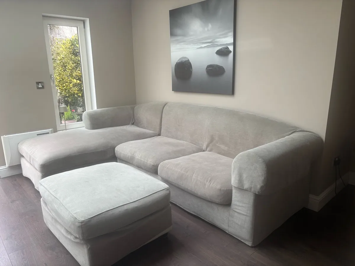 Chaise sofa 4 seater plus large foot stool - Image 2