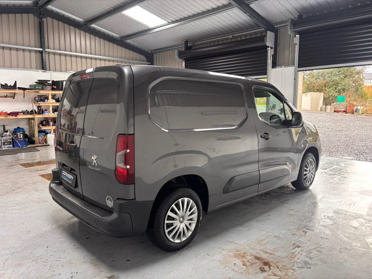 2019 (192) Peugeot Partner Professional - Image 3