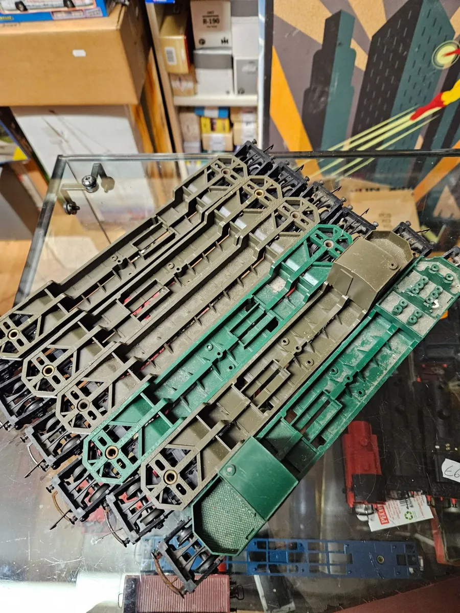 Hornby Triang OO Gauge Wagons - Image 1