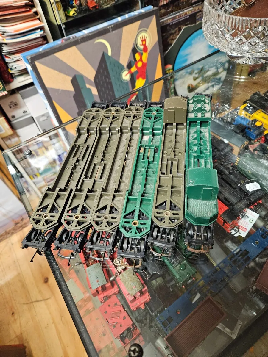 Hornby Triang OO Gauge Wagons - Image 4